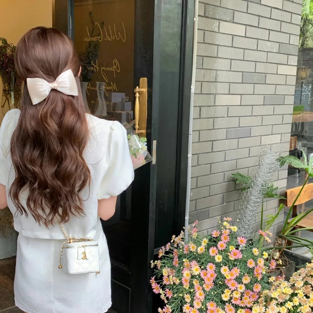 月亮 海报